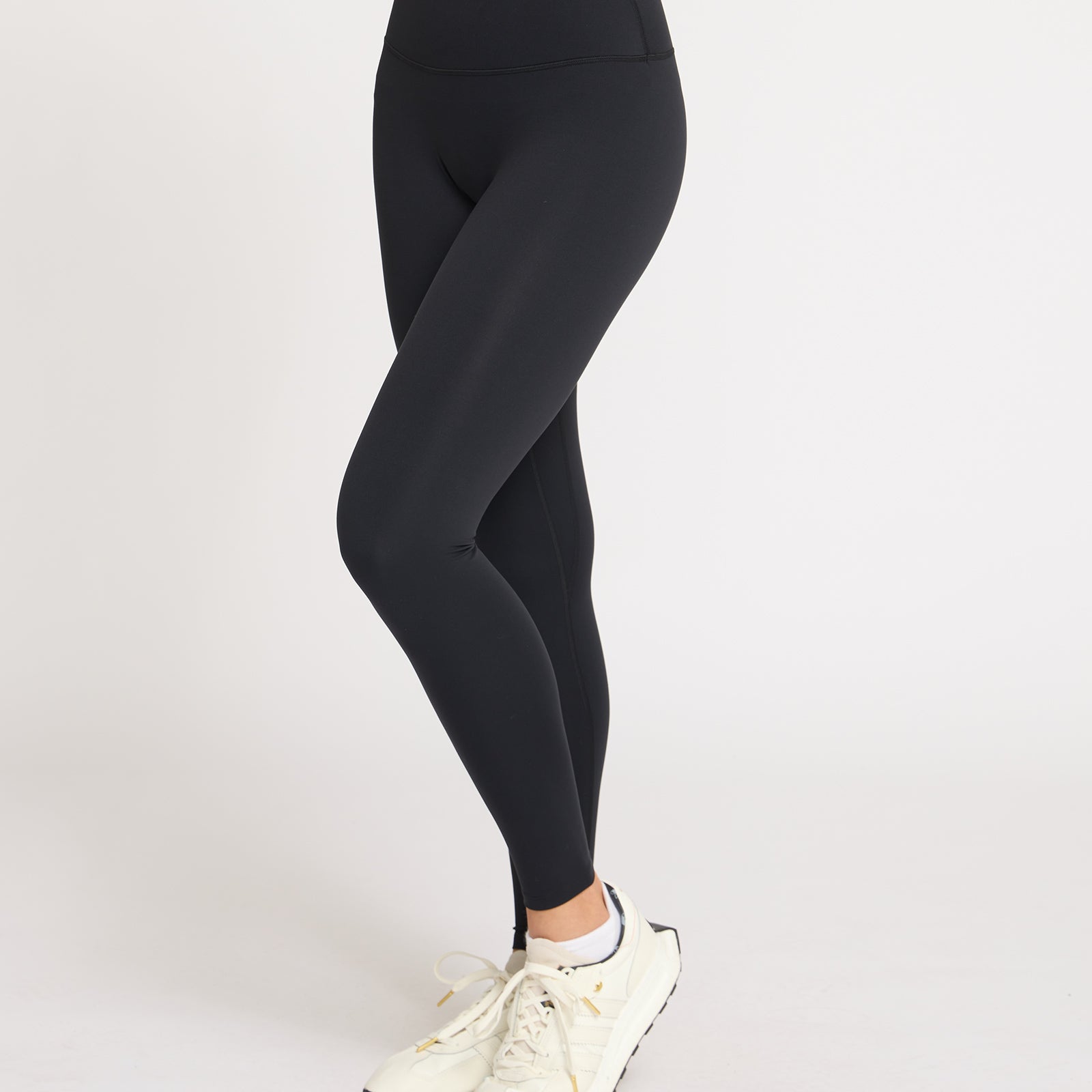 kissedearth_Activewear_8503_07483e98-0505-4b57-9b10-af4ff061ce8c.jpg