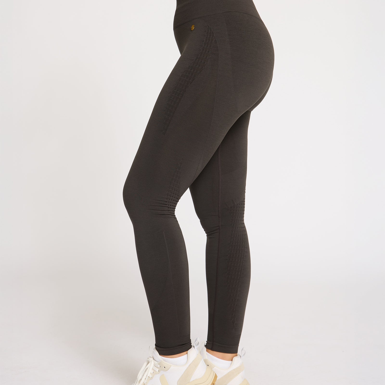 kissedearth_Activewear_9185.jpg