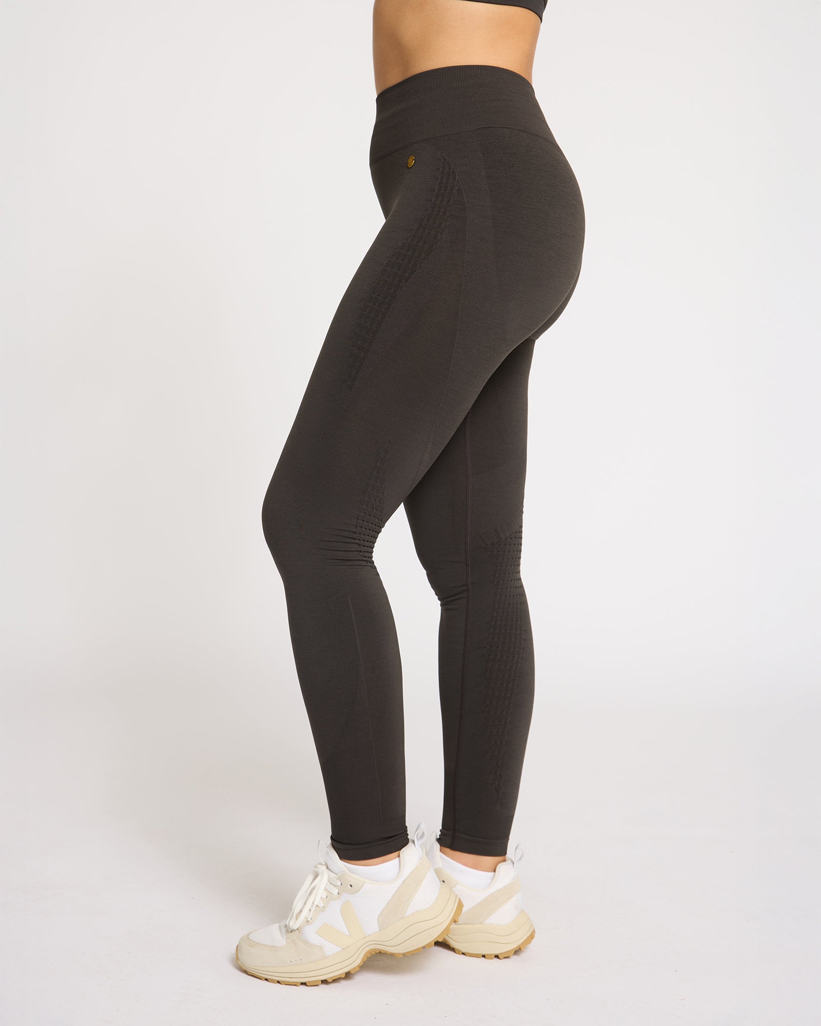 kissedearth_Activewear_9185.jpg